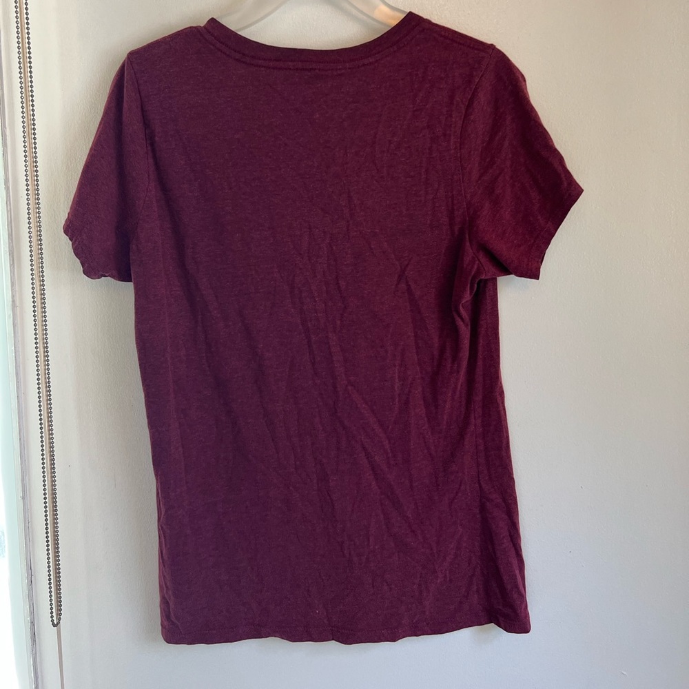 Hot Topic Mischief Managed, Harry Potter Maroon T shirt, Large, V neck - Picture 2 of 3